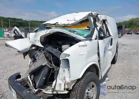 2011 Chevrolet Express 2500 Work Van z USA, uszkodzony, nr VIN 1GCWGFBA8B1137120